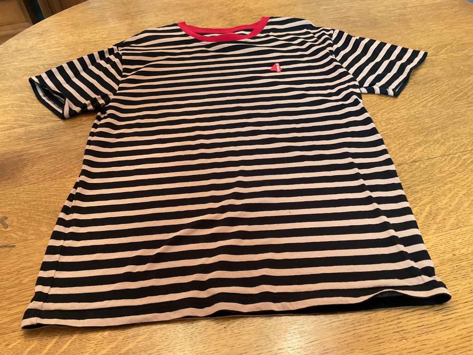 4 HUNNID khaki & black stripped L tee w/red crew neck collar and shirt emblem