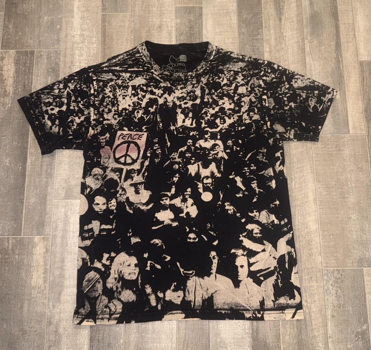 Vitnage 2009 2000s Woodstock Peace Music All Over Print Band Tee T-Shirt Medium gallery