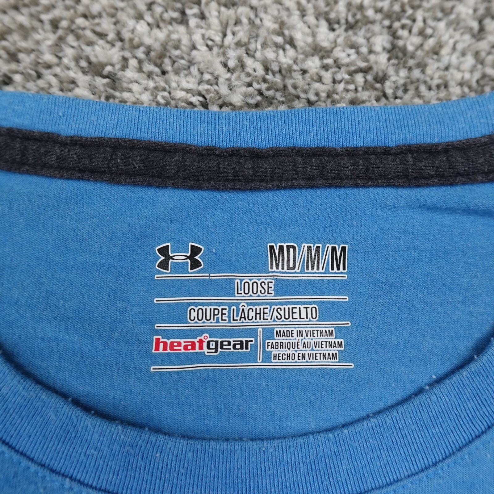 Under Armour Shirt Mens Medium Blue Loose HeatGear Active Athletic Performance gallery