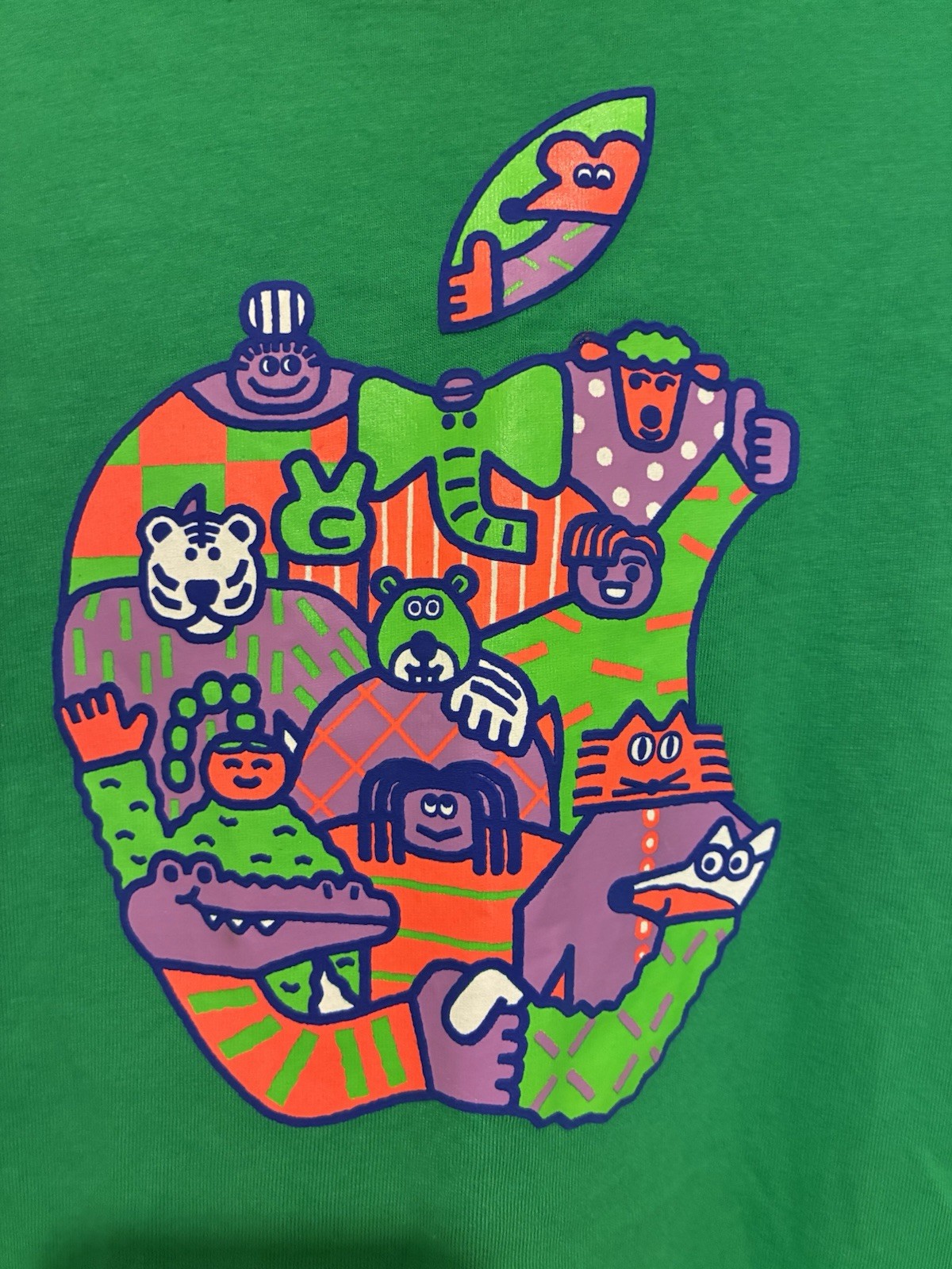 Apple Summer Camp T-shirt MEDIUM Green by Tony Shiau gallery