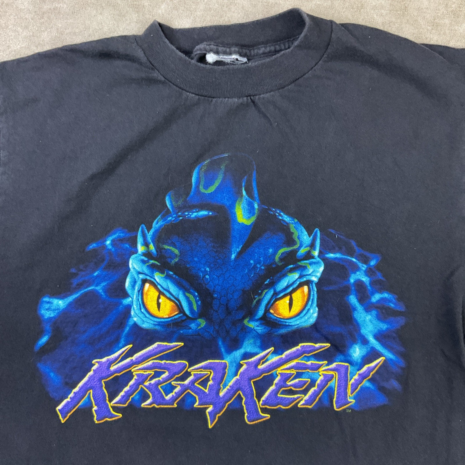 Vintage Seaworld Kraken T-Shirt Sz M Rollercoaster Parks Graphic Tee Y2K Dragon gallery