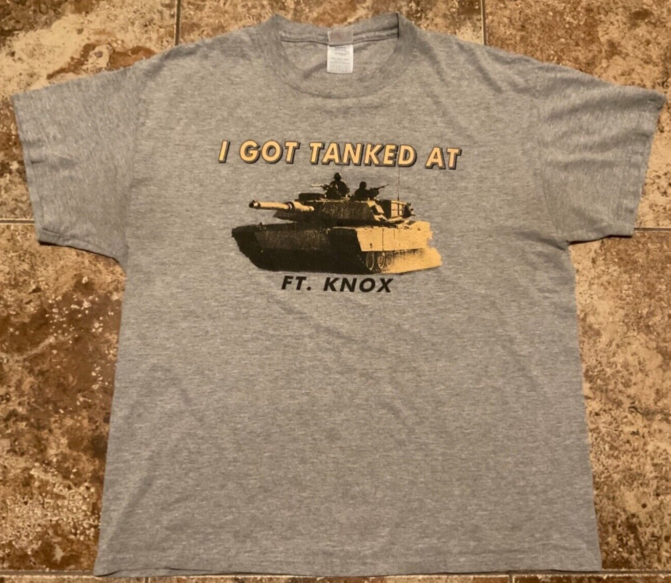 VINTAGE FT. KNOX MILITARY GRAPHIC T-SHIRT ( MENS LARGE ) PREOWNED gallery