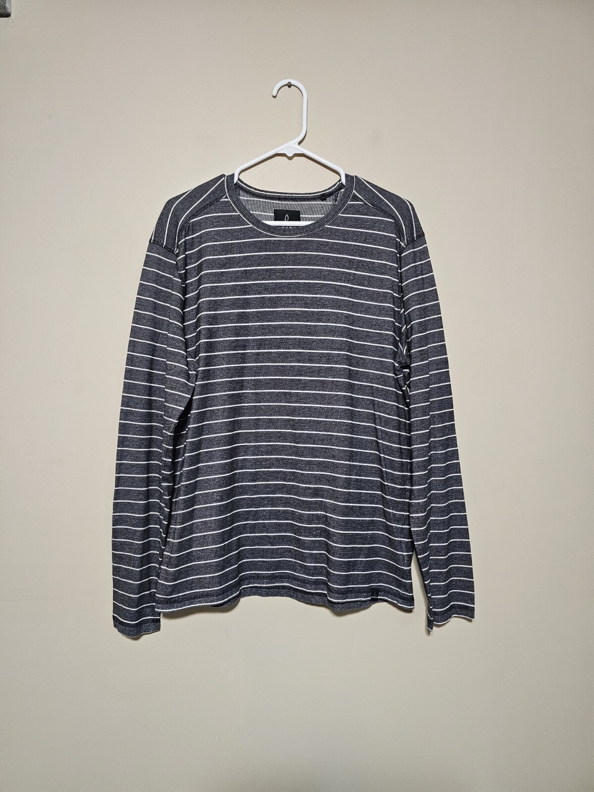 Prana Men’s Keller Long Sleeve Crew Neck Size Large Gray White Top Pullover