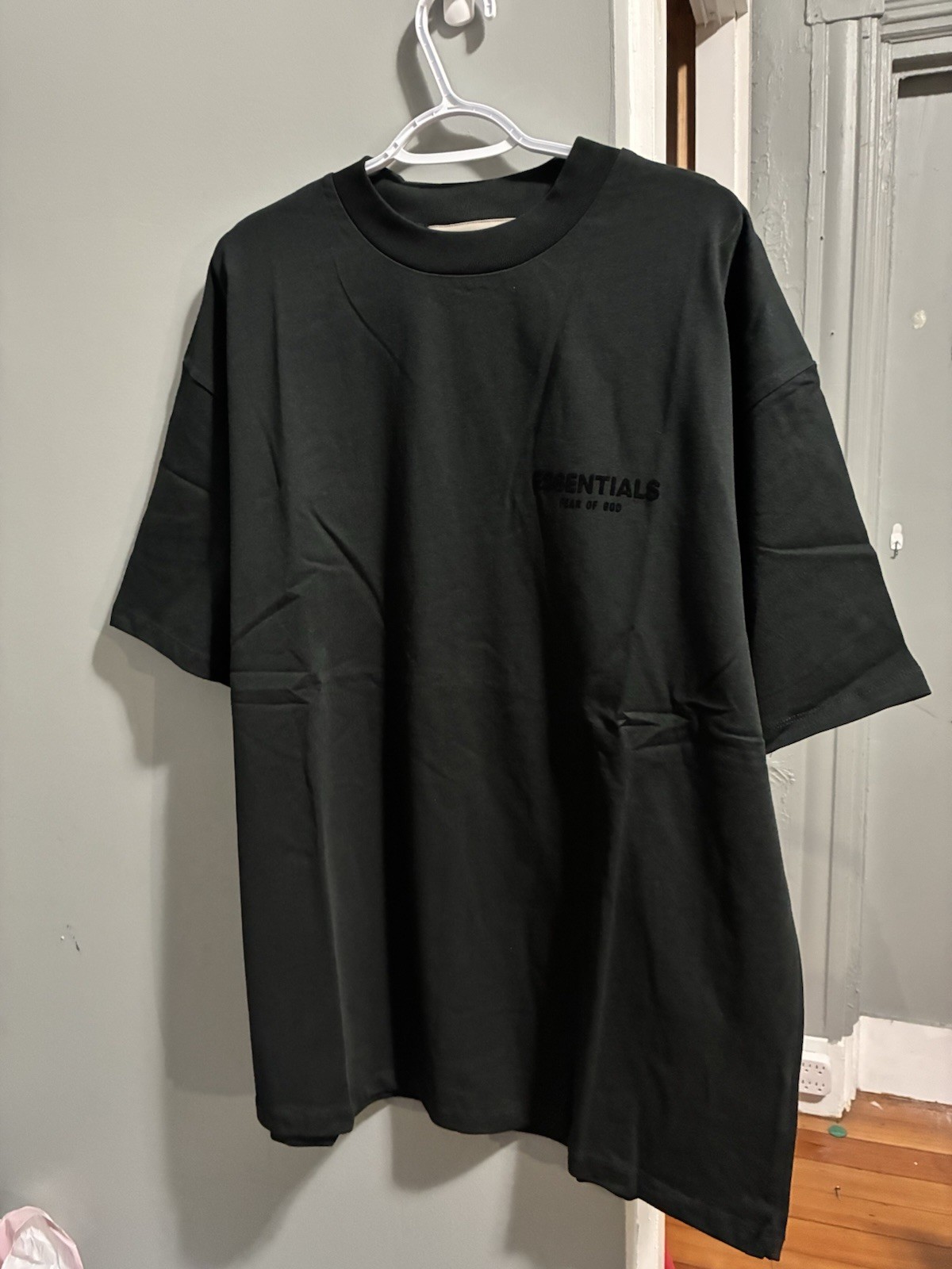 Essentials Fear of God Men's Black Logo Crew Neck Short Sleeve T-Shirt L gallery