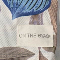 On The Byas Men’s Medium Jersey Number 00 Crew Neck Zippers on 1/4 Bottom Sides