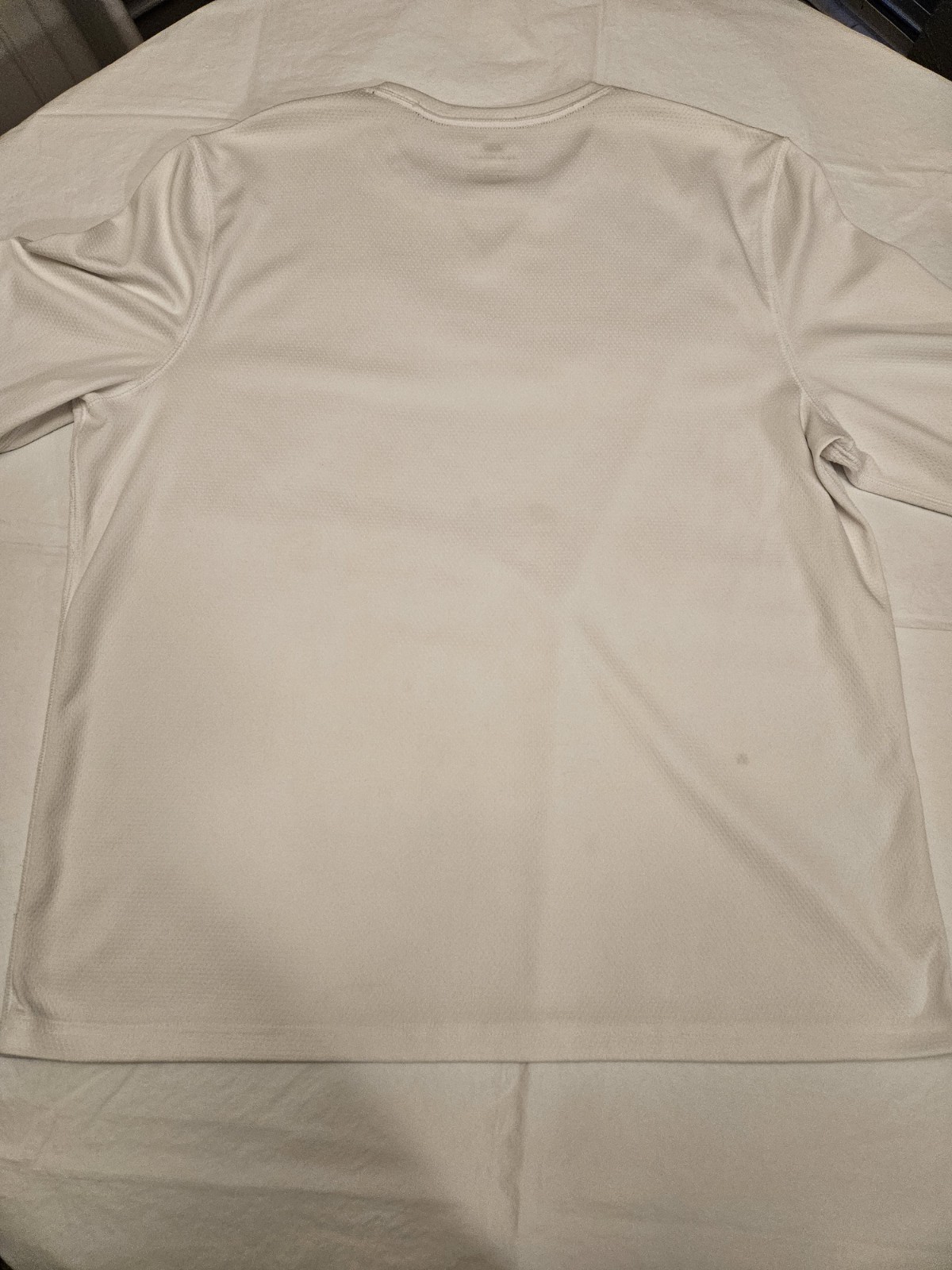 Tek Gear Shirt Mens XL White Long Sleeve Performance Top - Needs Spot Treatment gallery