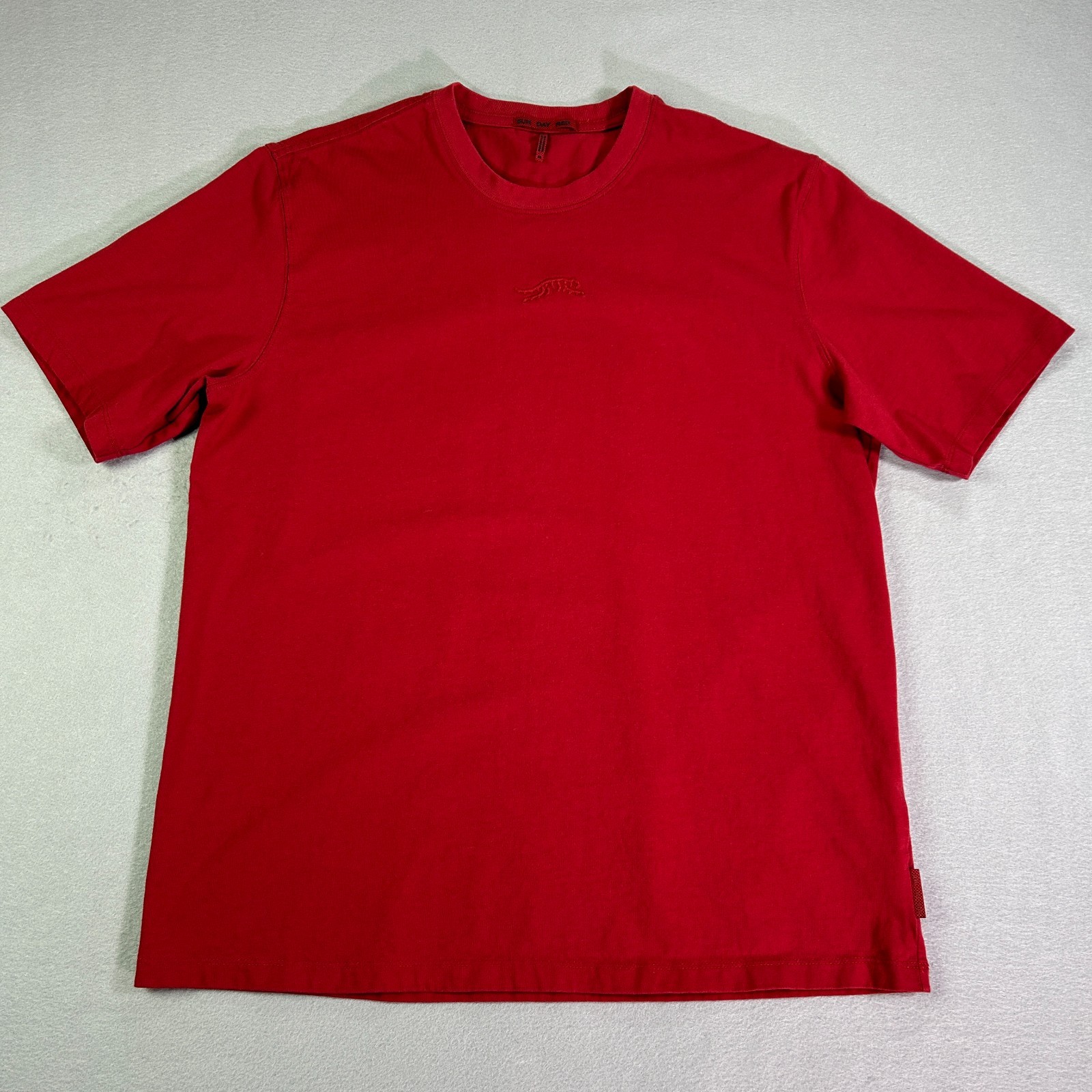 Sun Day Red Tiger Woods Men's Medium T-Shirt Red SDR Embroidered Logo Cotton gallery