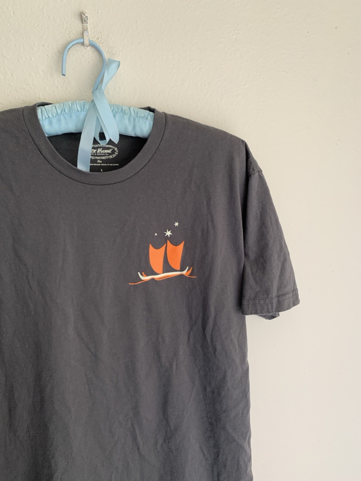 L Slim Nick Kuchar T-shirt Hokule’a Hawaii Four Seasons Oahu Retro Art Hawaiian gallery