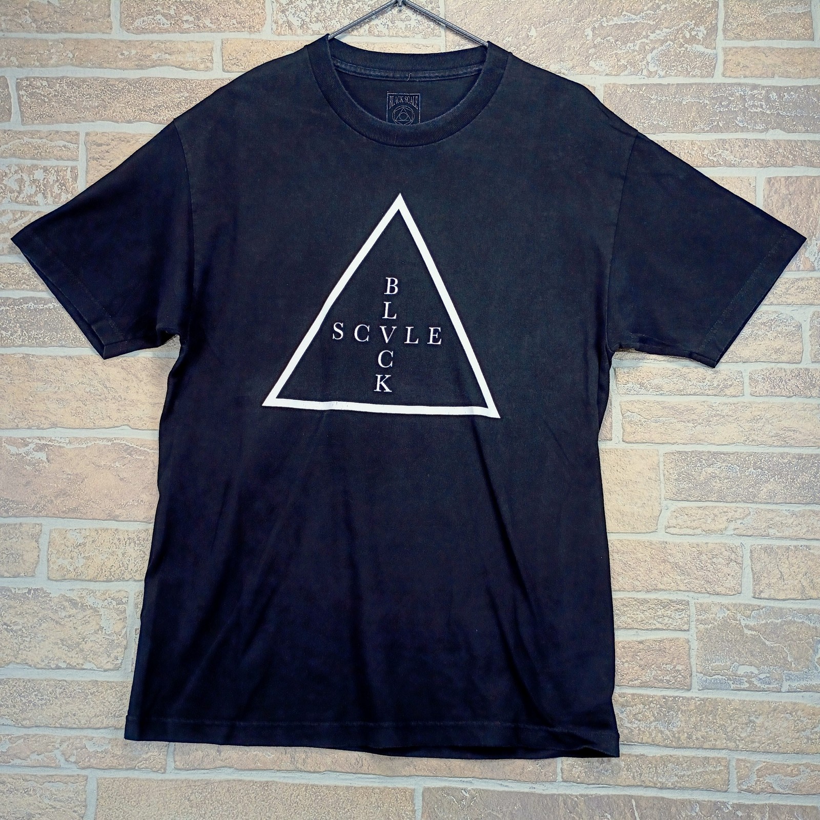 Black Scale T-Shirt Large Mens Black Triangle Logo Graphic Streetwear gallery