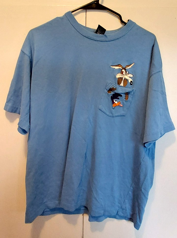 Looney Tunes Vintage Warner Bros. Wile E. Coyote Pocket Embroidered T-Shirt L