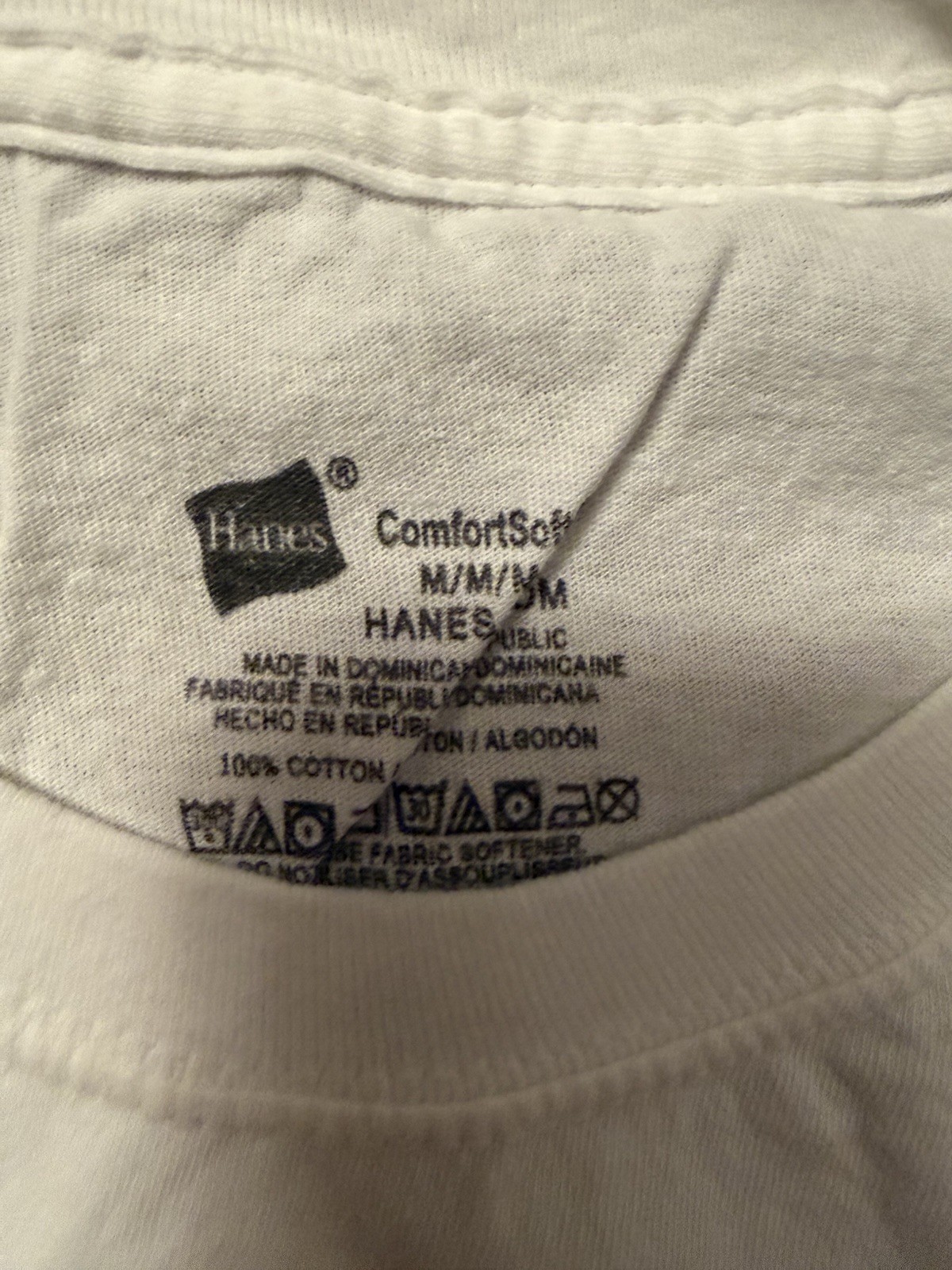 Hanes Plain White T-shirt Medium gallery