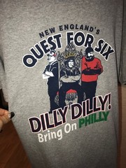 New~England~Patriots~ QUEST FOR SIX Dilly~Dilly BRING ON PHILLY T SHIRT SZ L DB1