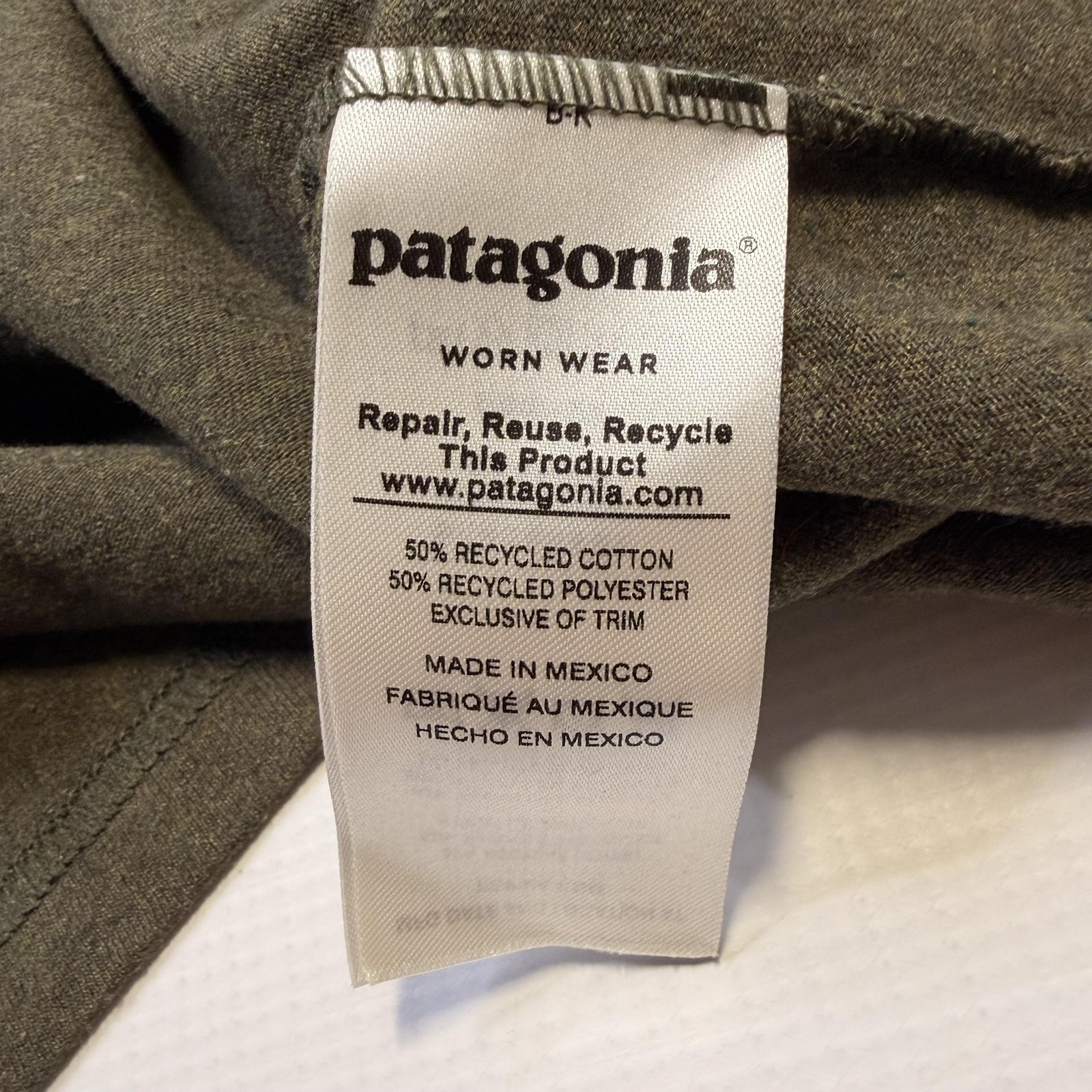 Patagonia Shirt Mens Small Green Long Sleeve Live Simply Graphic T Shirt gallery