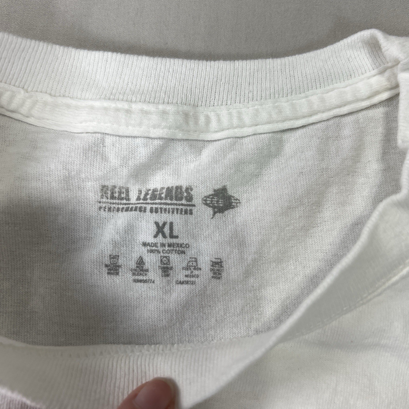 Reel Legends Fishing Shirt Mens XL White Blue Marlin Cotton Tee Nautical Travel gallery
