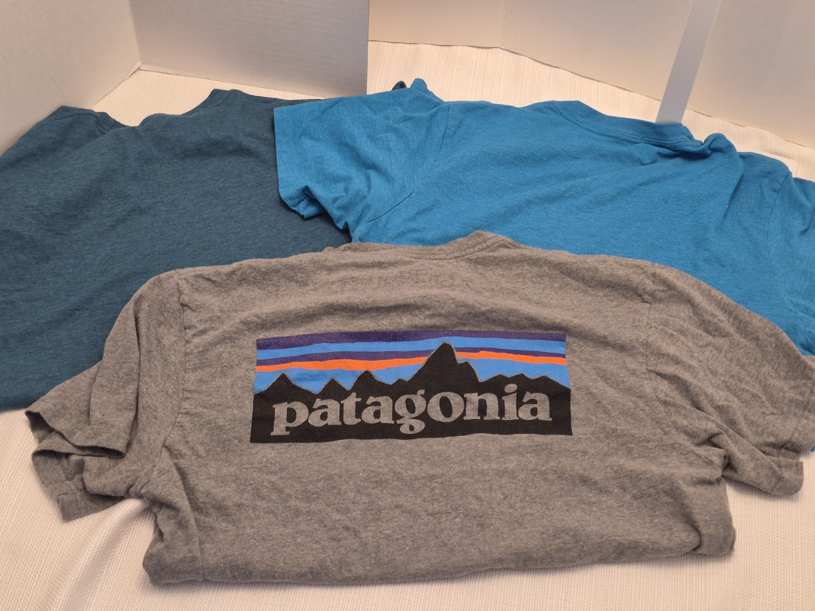 Lot of 3 Patagonia Shirts Mens Medium 2 SLIM FIT 1 Med Regular Blue, green, grey gallery