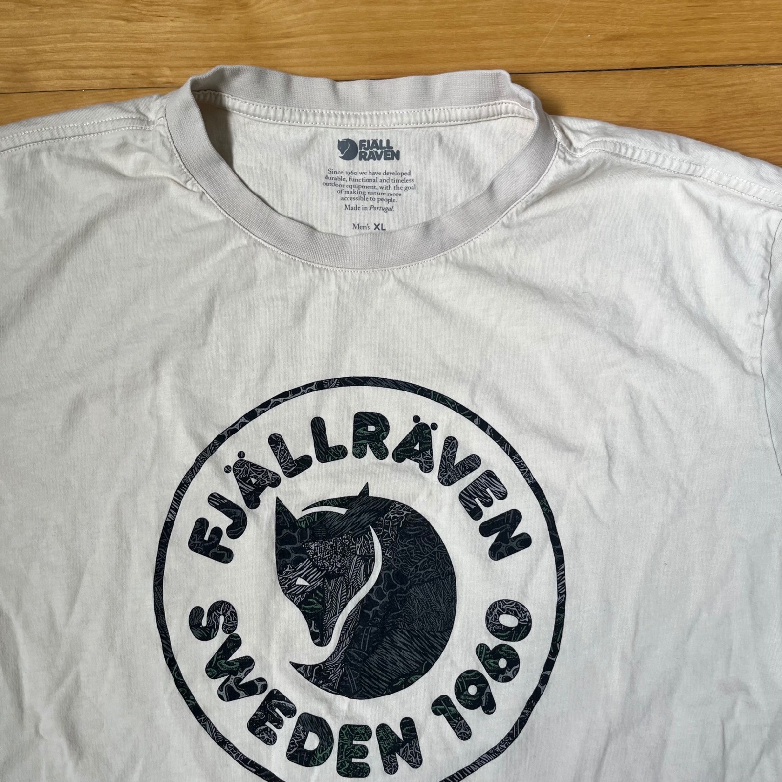 Fjallraven Sweden 1960 Logo Graphic T-Shirt Mens XL Off-White Short Sleeve Tee gallery