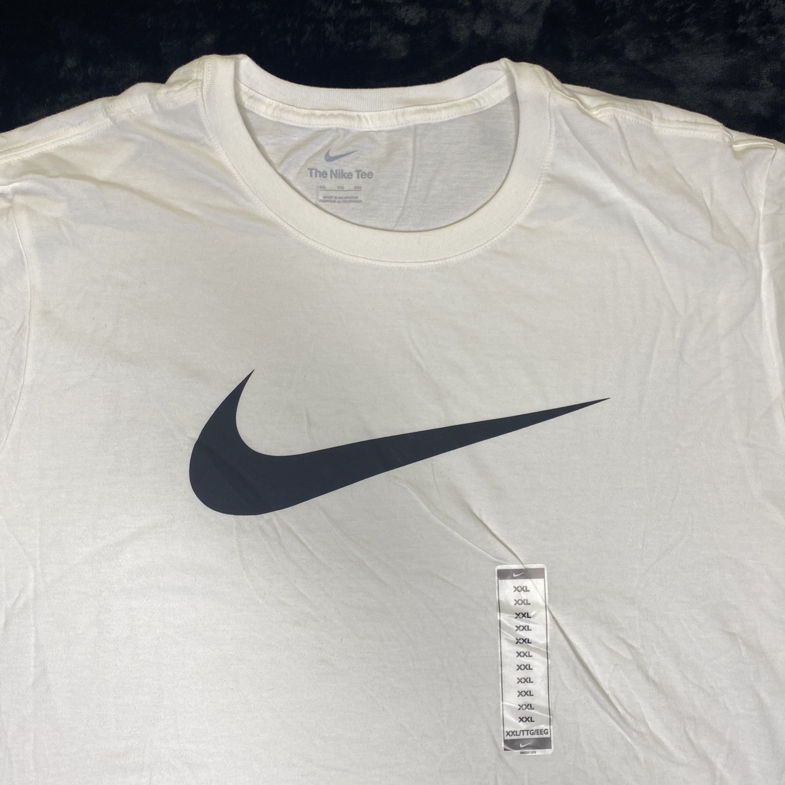 nike sportswear t shirt mens xxl White Chest Swoosh DX1983-100 New Tee gallery