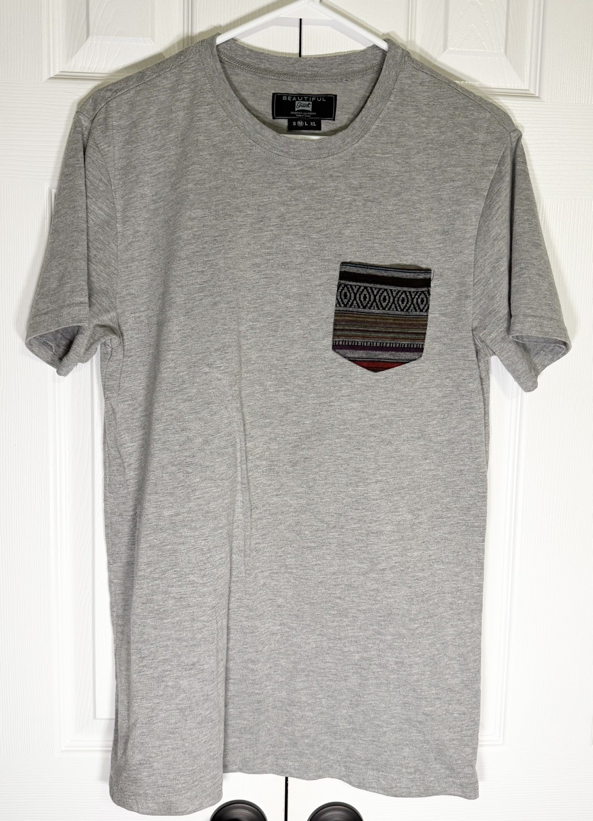 Beautiful Giant Men's Hungarian Rag Rug Print Patch Pocket T-Shirt Size Medium gallery