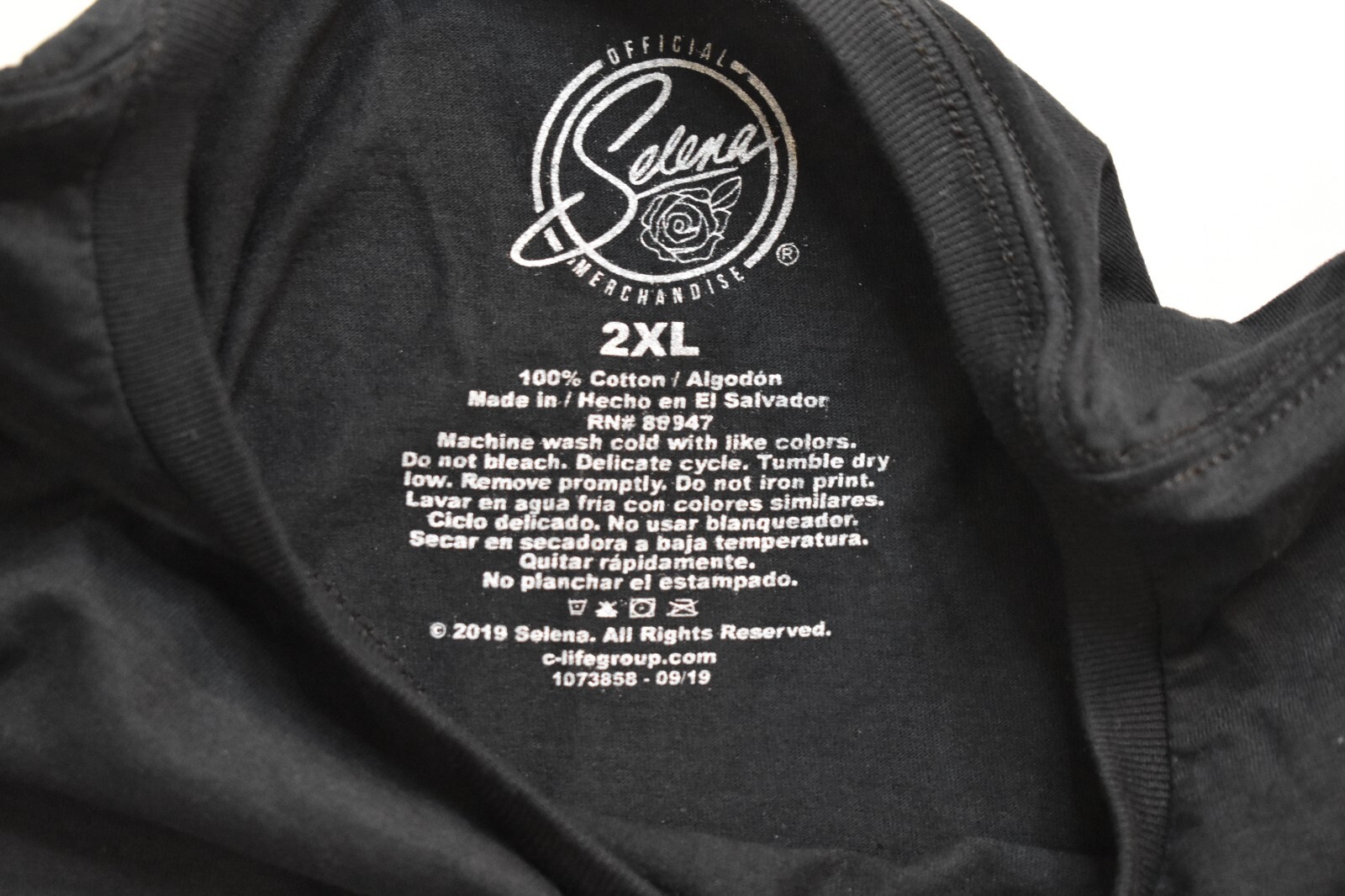 Selena Mens Queen Of Cumbia Black Tee Shirt New XS, S, XL, 2XL, 3XL gallery