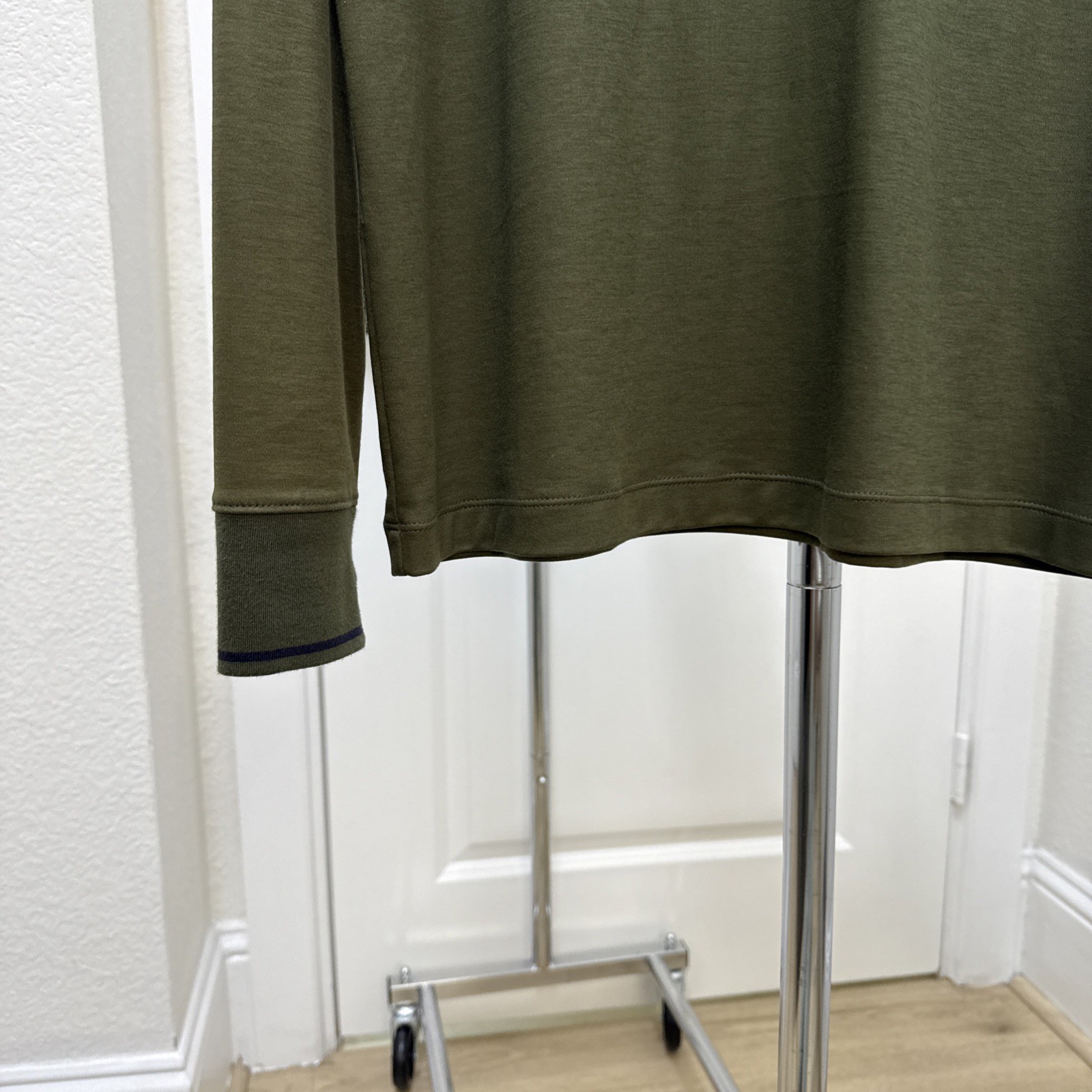 Banana Republic Men’s half Zip Tshirt Large gallery
