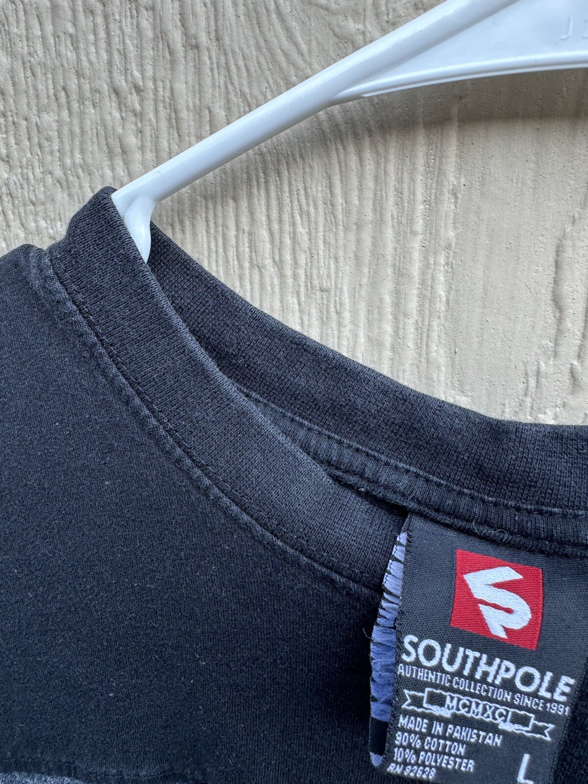 Vintage South Pole Men’s T-Shirt Size L Unique Pattern Black Color Two Tone gallery
