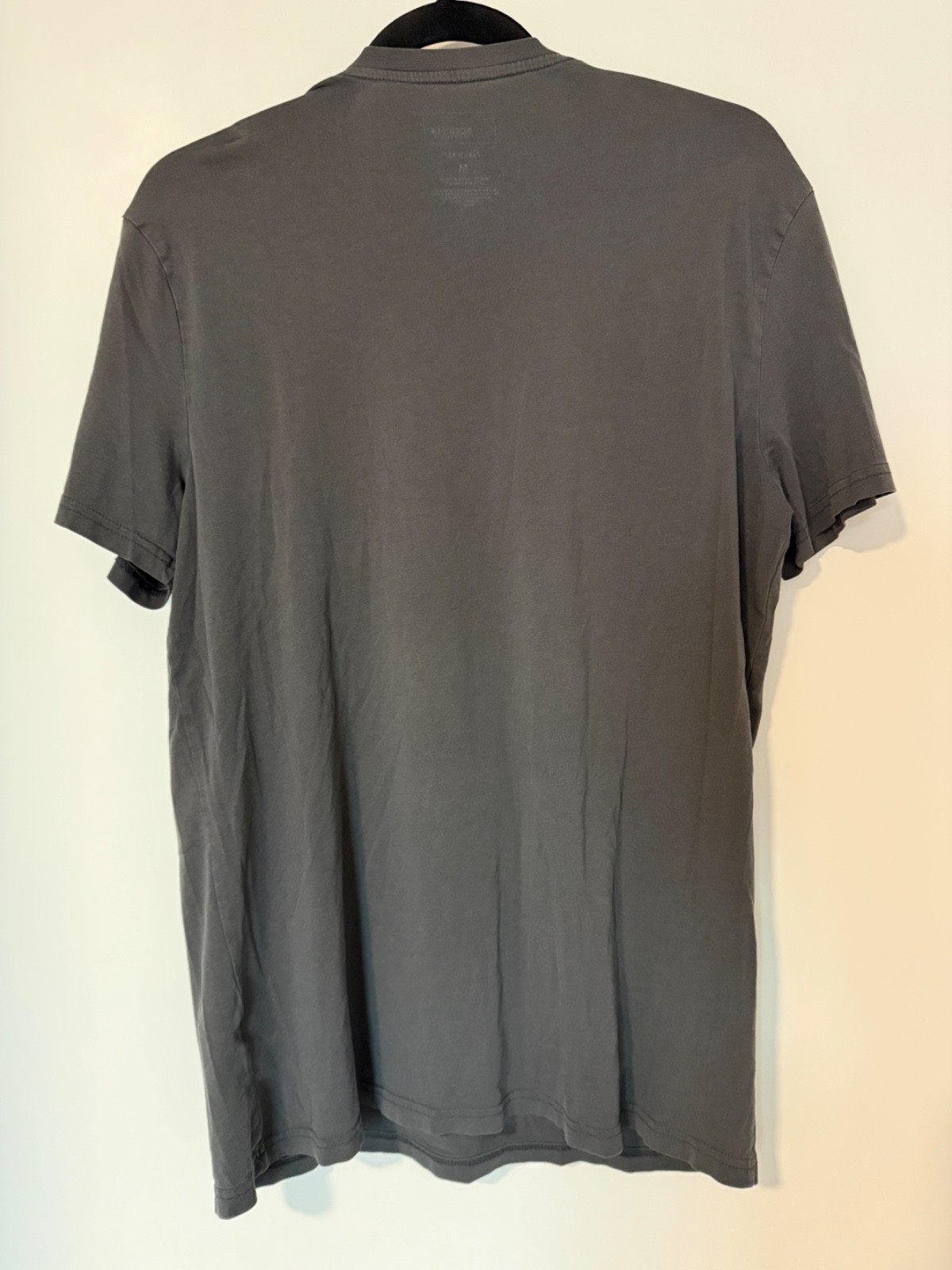 SONOMA MENS GRAY SOLID VNECK TSHIRT SIZE MEDIUM gallery
