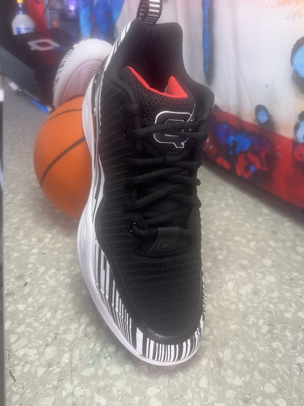 Q4 Sports 495 LO SP White Streak  Size 11