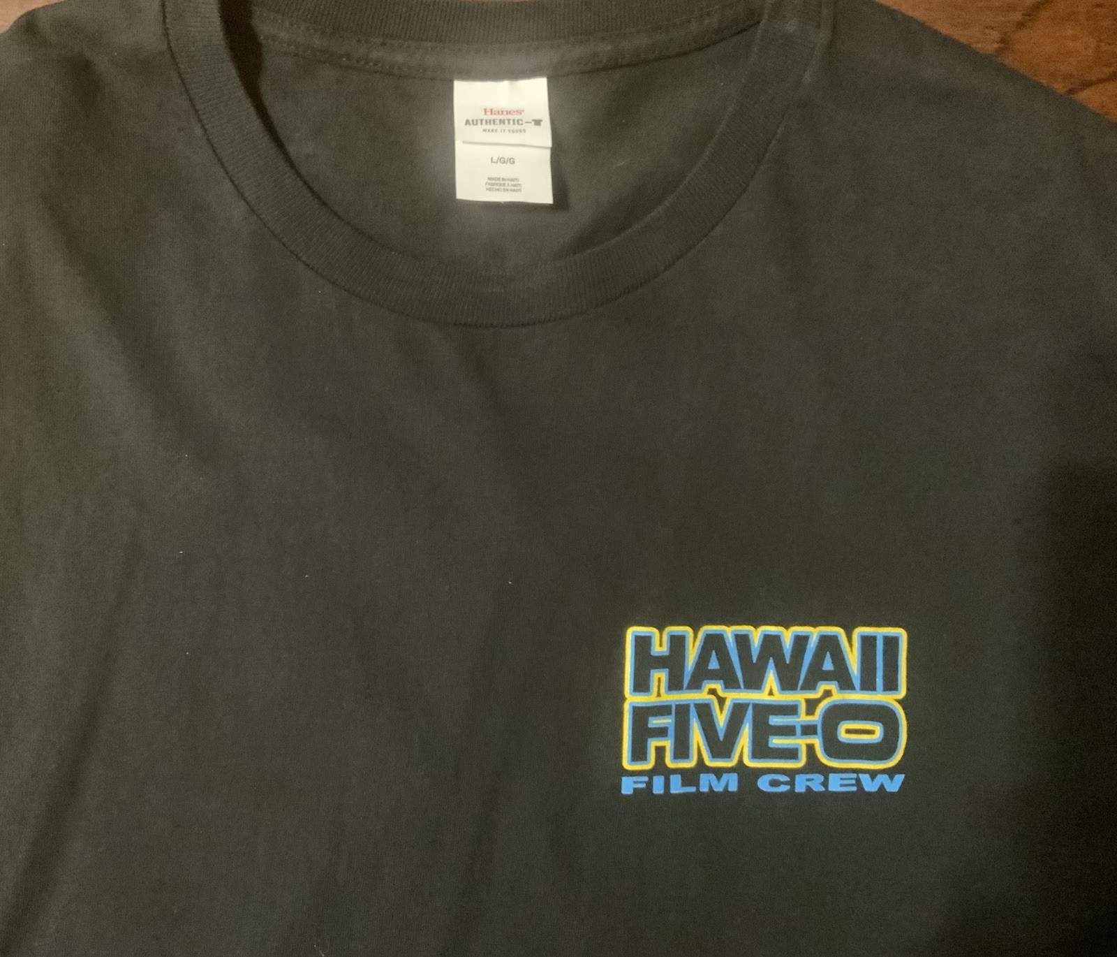 Hawaii Five-O Film Crew Men’s Black TShirt Size Large Length 29.5” gallery