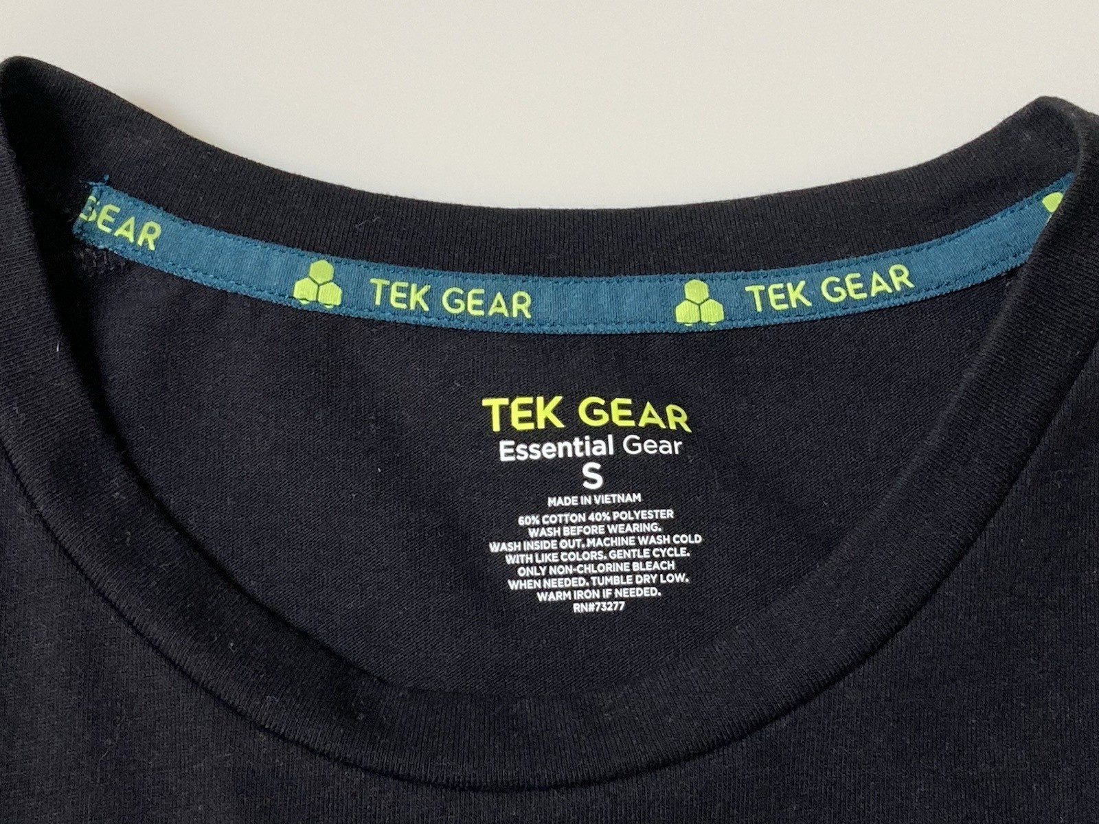Men's T-Shirts Tek Gear Size Small Lot of 2 Short Sleeve Crew Neck Tee Shirt TWO gallery