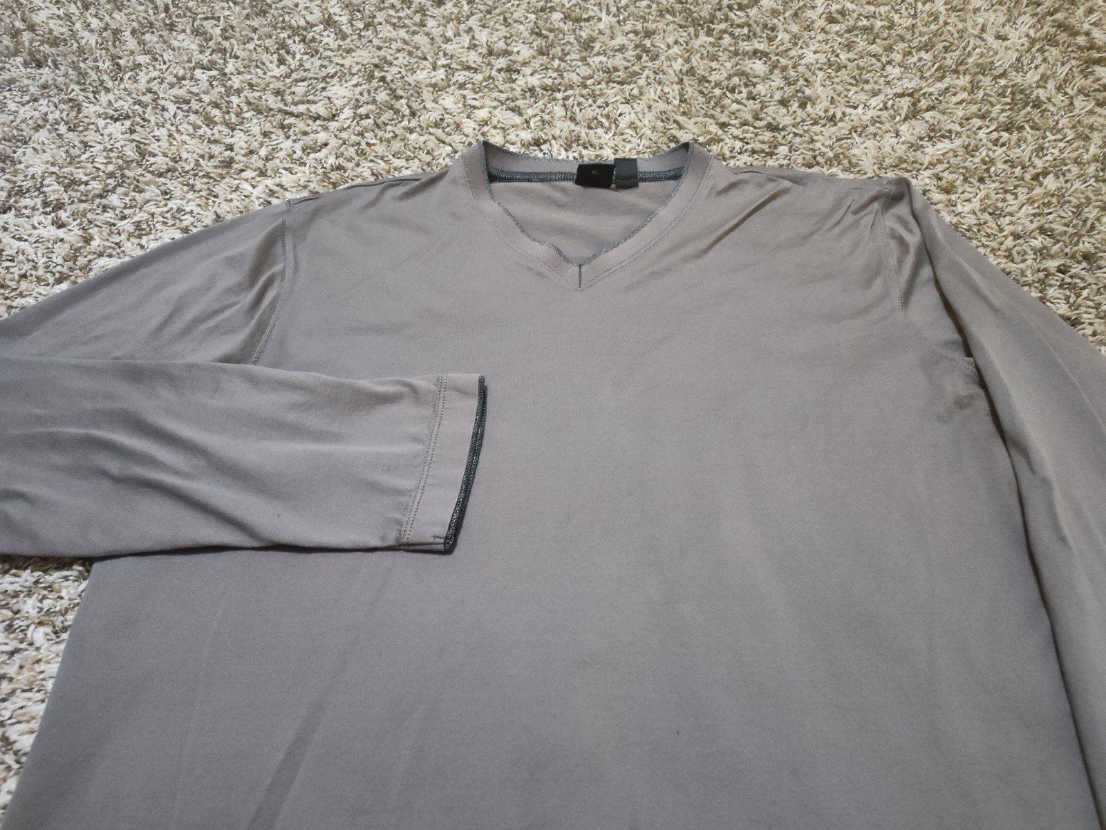 Hugo Boss T Shirt Mens XL Gray Solid Long Sleeve V Neck Pullover Cotton gallery