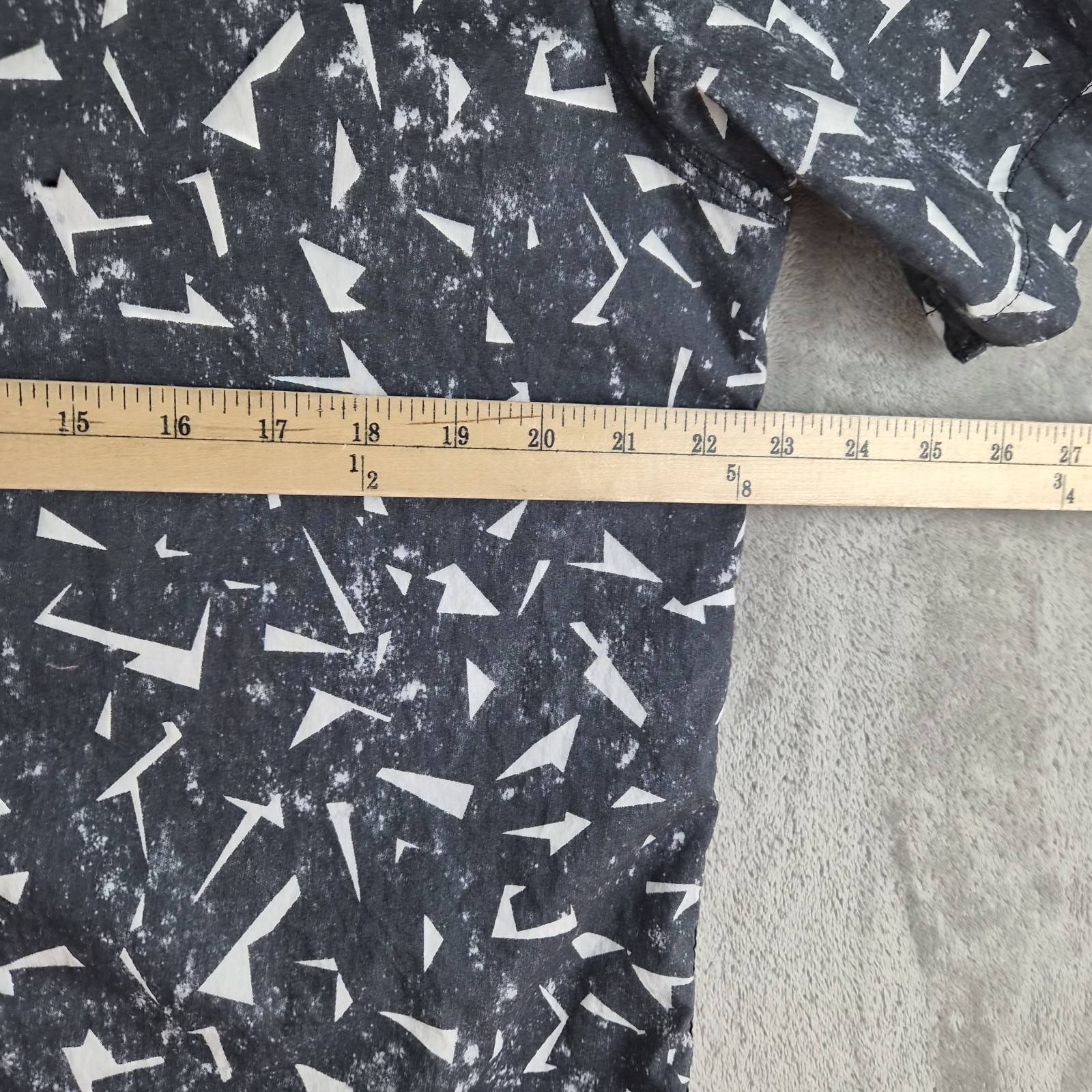 Billabong Garage Collection Shirt XL Black White Abstract Surf Skate Streetwear gallery