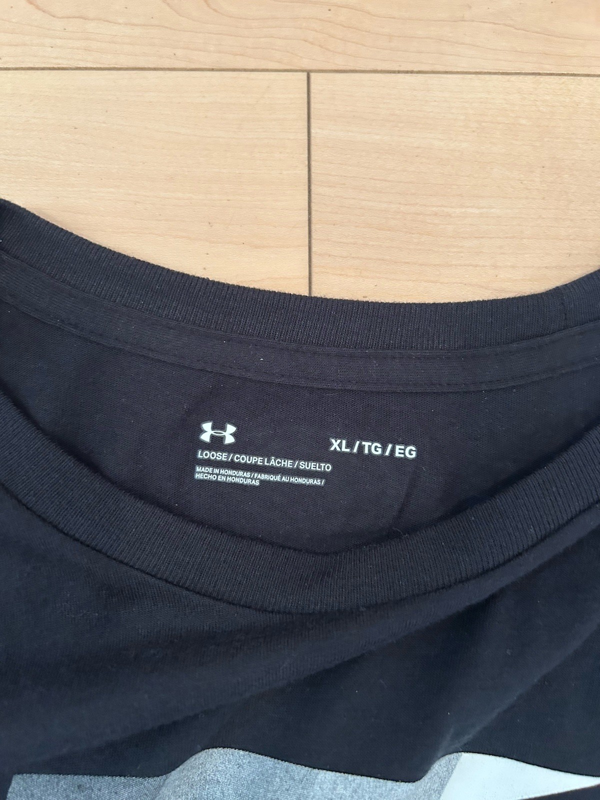 Under Armour Men’s T Shirt XL Black - New With Tags gallery