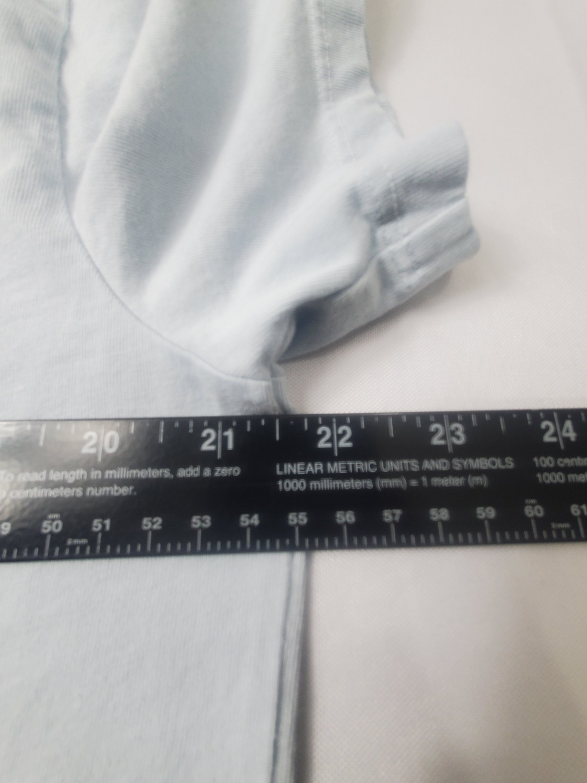 Vince T-Shirt Men's Size Large Blue Short Sleeve V-Neck Causal 100% Cotton Adult gallery