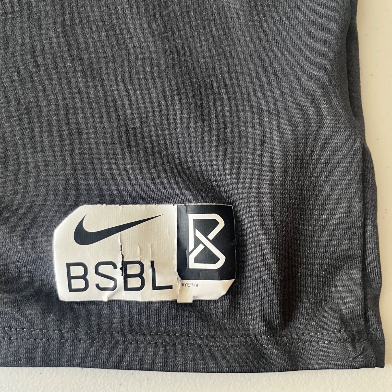Nike Baseball Tshirt Mens Large Black Gray 3/4 Sleeves Activewear Casual gallery