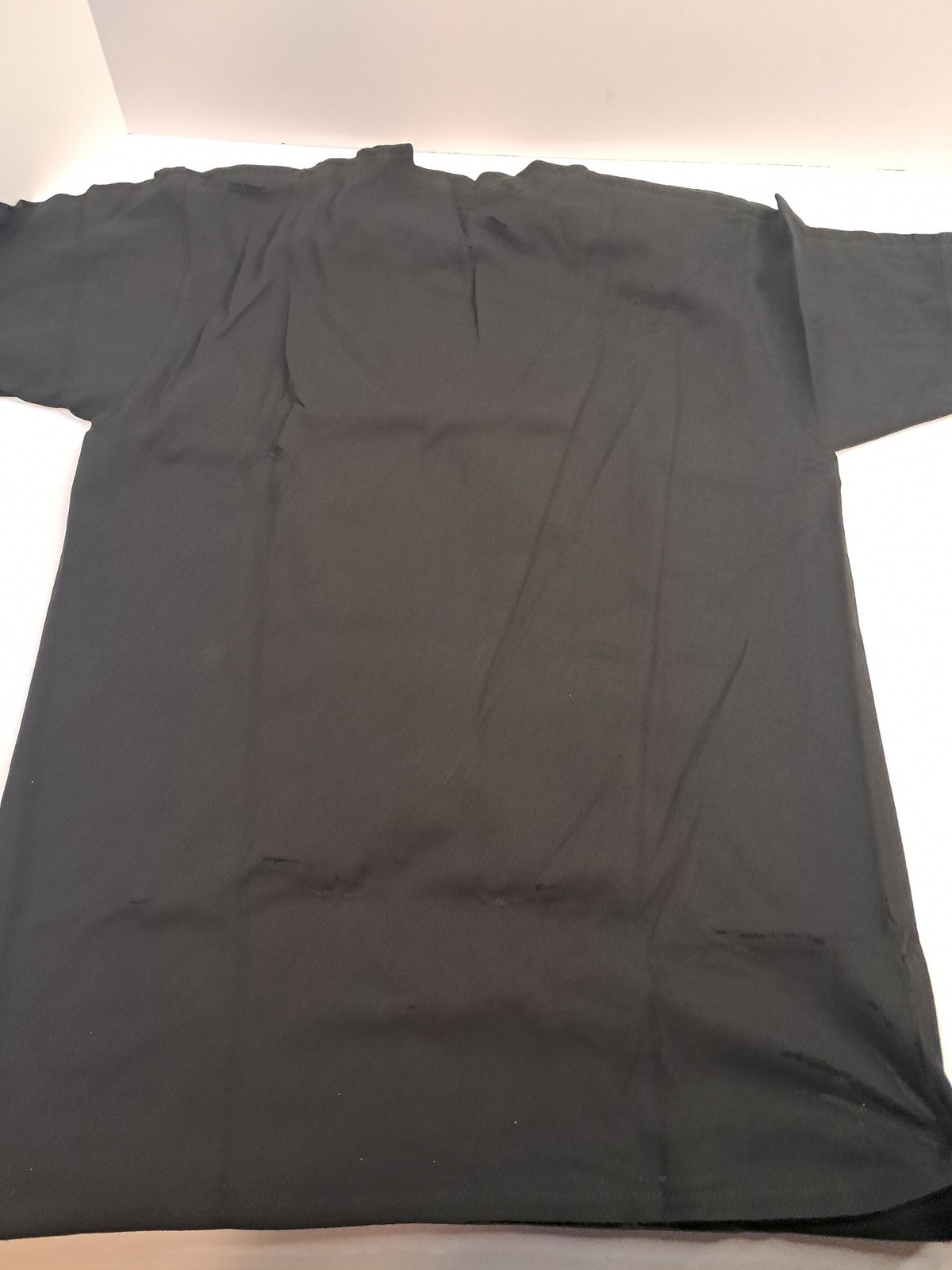 Visual. Men's Medium Black T-Shirt City Rain Street Scene Graphic Print Crew gallery