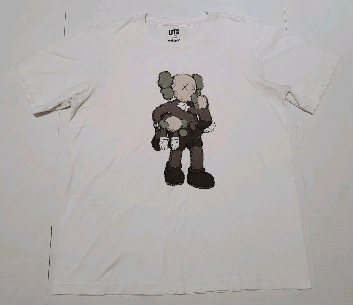 KAWS x Uniqlo UT Companion Graphic T Shirt Size Large White 100% Cotton gallery