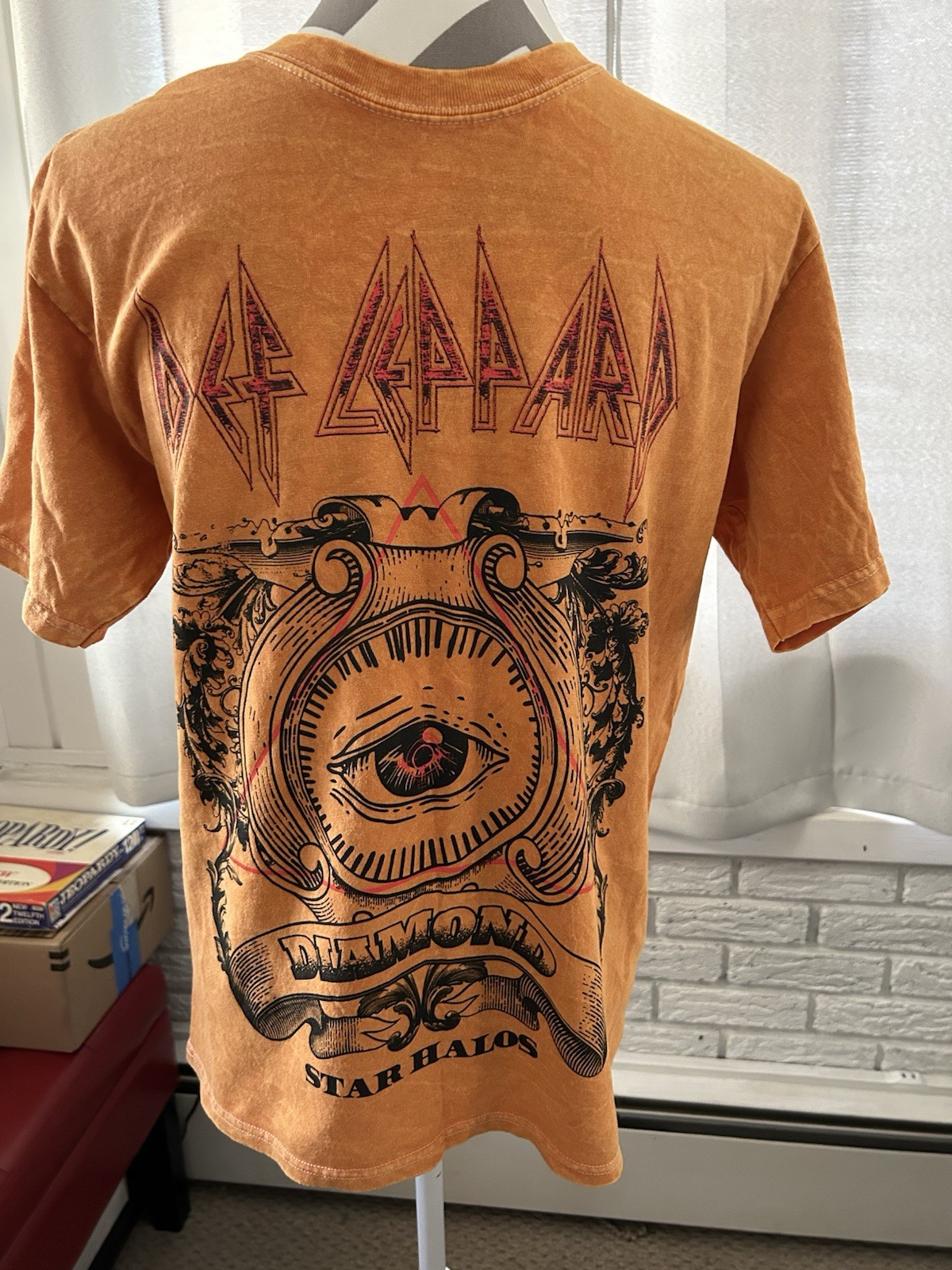 Def Leppard T Shirt “Diamond Star Halo” Artwork. Size Medium gallery