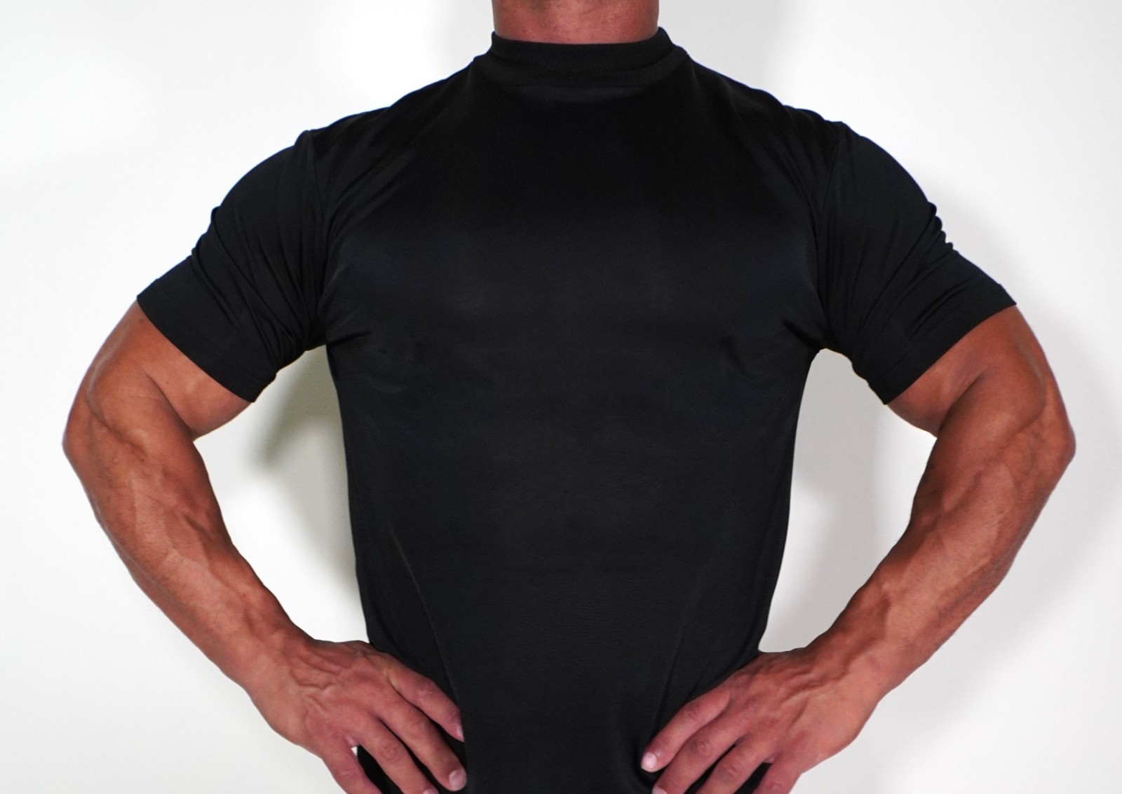 MEN’S SHORT SLEEVE SEMI-SHEER BLACK SLINKY SHIRT SIZE MEDIUM