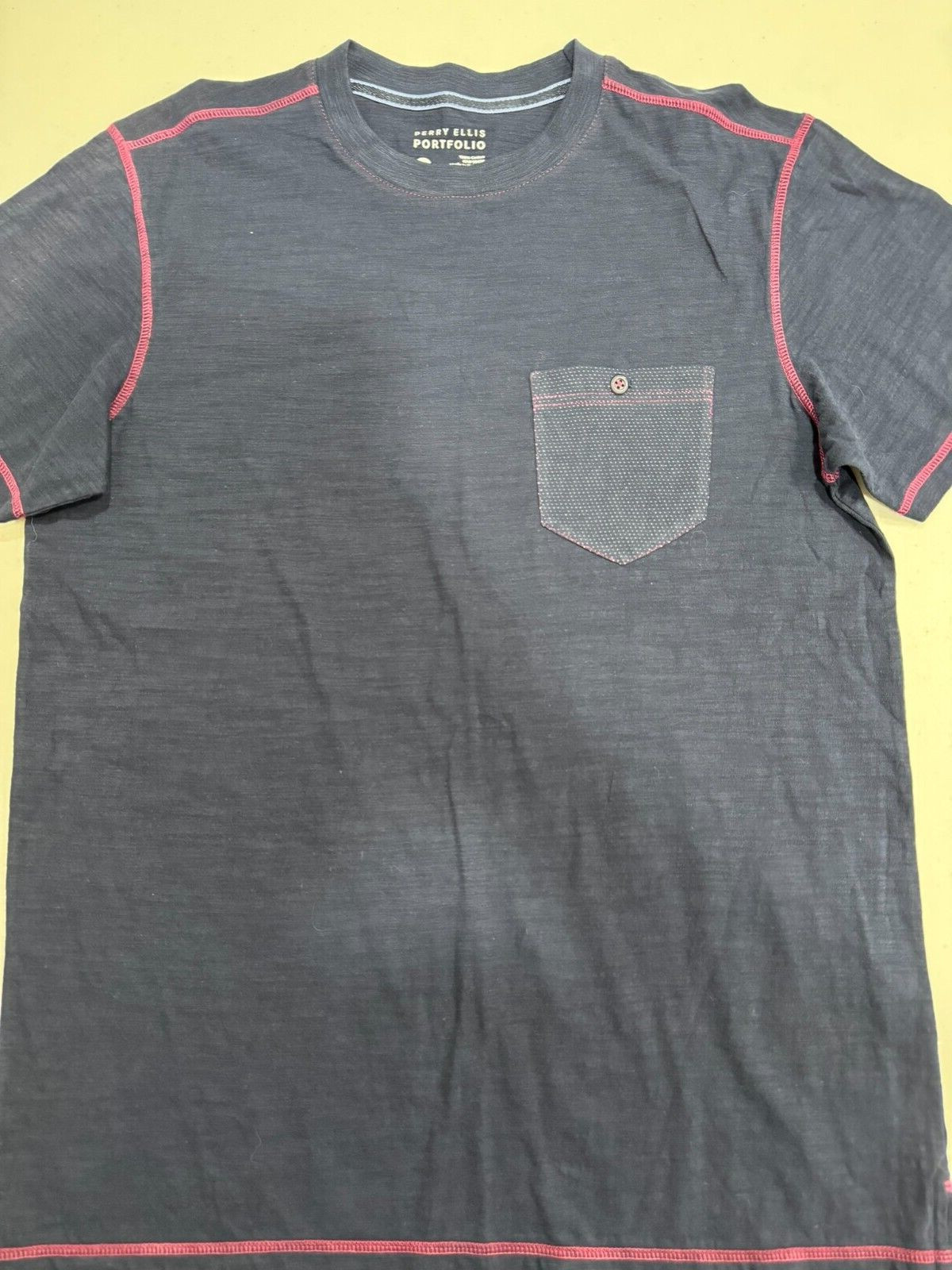 Perry Ellis Portfolio Men Crew Neck Pocket Shirt Medium gallery
