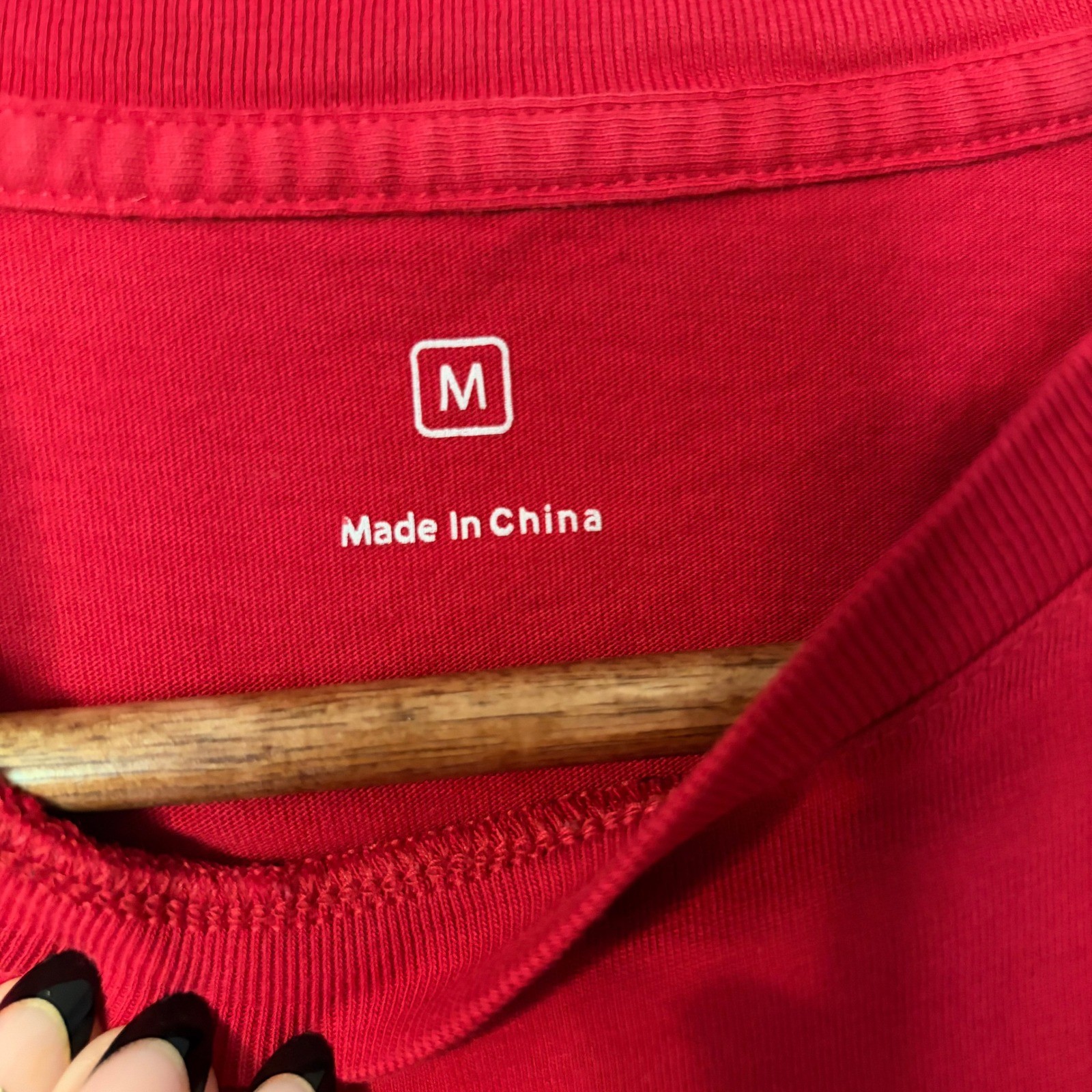 Apple Long Sleeve T-Shirt Medium Tech Red Employee Merch Logo Cotton Tee M gallery