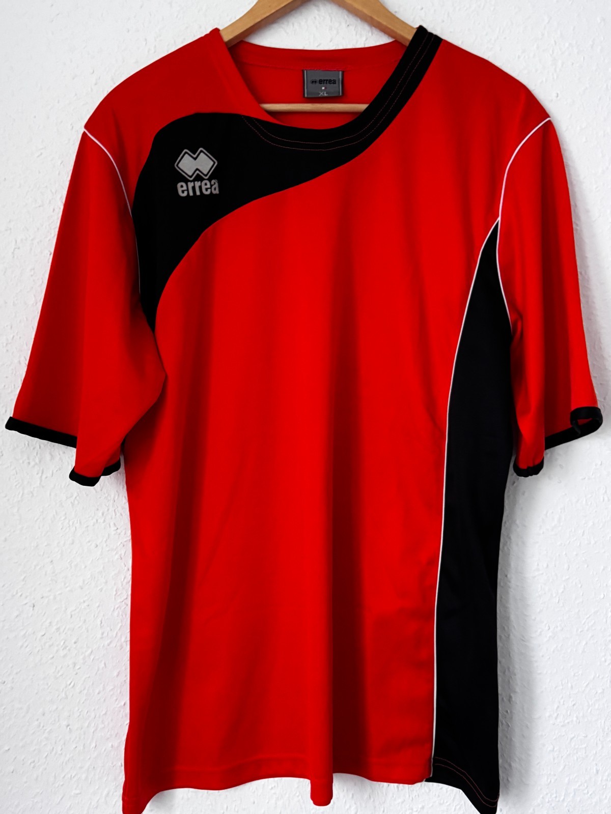 Erreà Mens XL Red & Black Short Sleeve Technical Sports Jersey / Training Shirt gallery