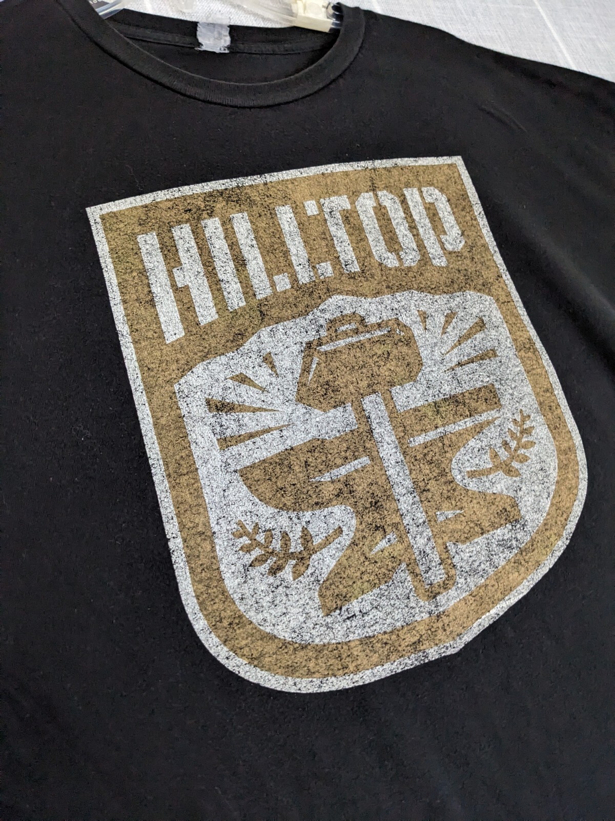 Walking Dead Hilltop Shirt Mens Medium Black Short Sleeve Graphic Tee 2013 gallery