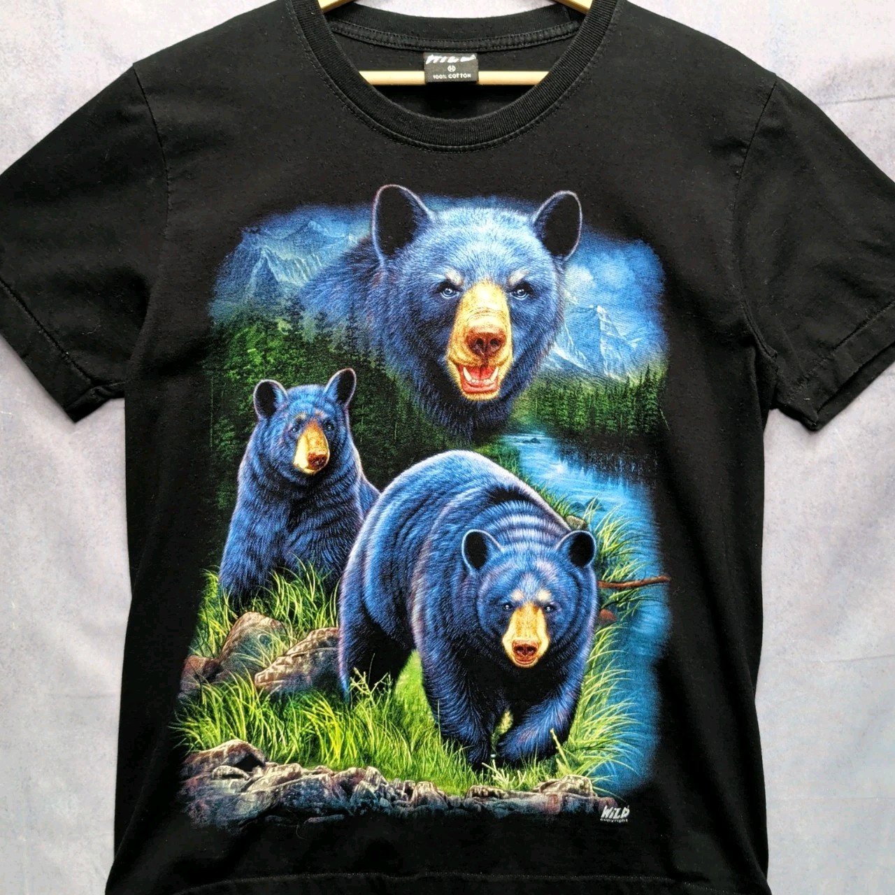 Wild Men’s Bear Graphic T-Shirt Size M Black Blue Wildlife Animal Print Tee gallery