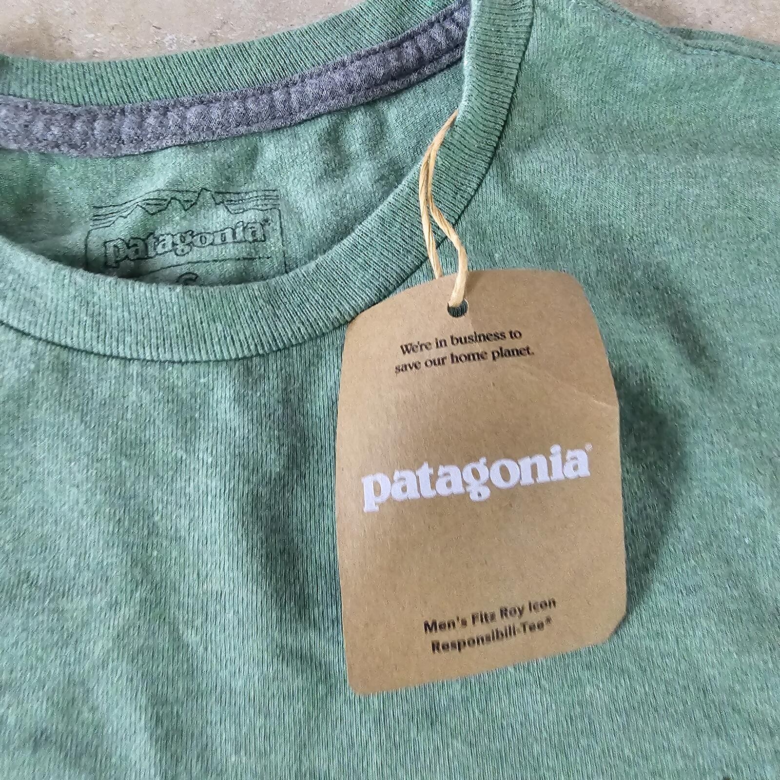 Patagonia Men's Fitz Roy Tee Green Heather T‑Shit Small NEW gallery