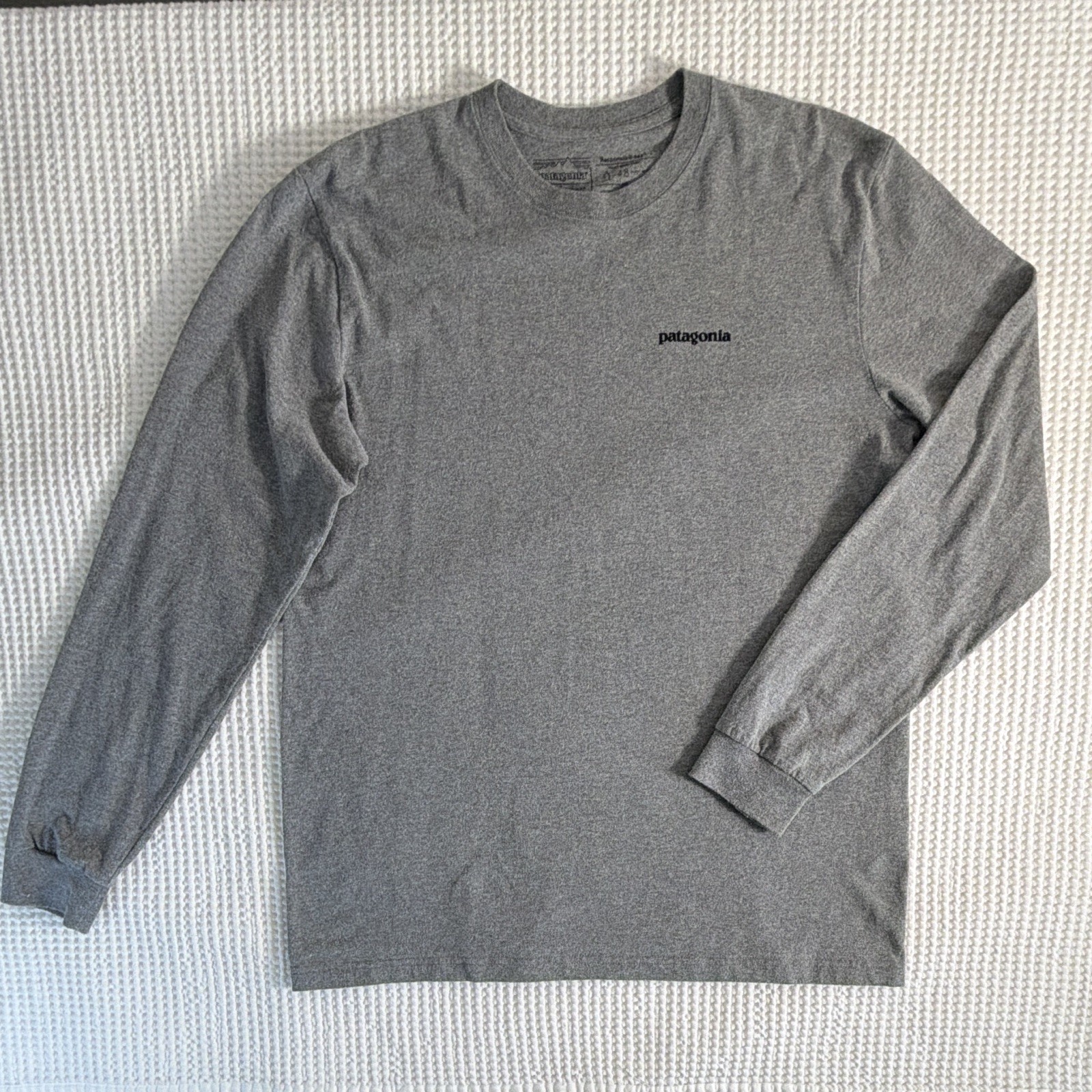 Patagonia Responsibili-Tee Men’s Gray Bison Graphic Crew Neck Long Sleeve M gallery
