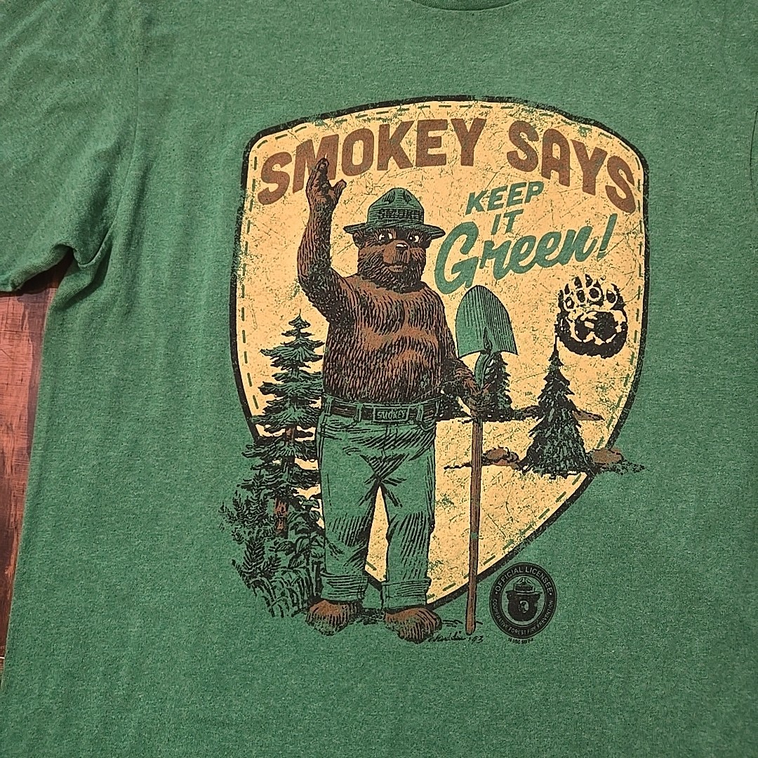 Vintage-Style Smokey the Bear Keep It Green T‑Shirt, Size M. gallery