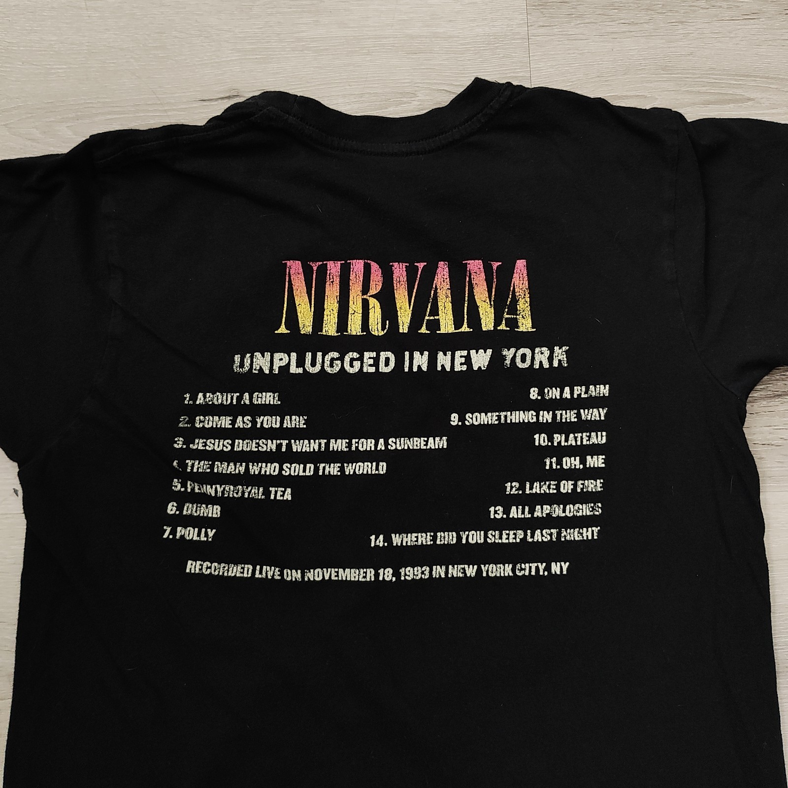 Nirvana Unplugged In New York Shirt MD 18.5” X 27” Black Set List On Back Cobain gallery