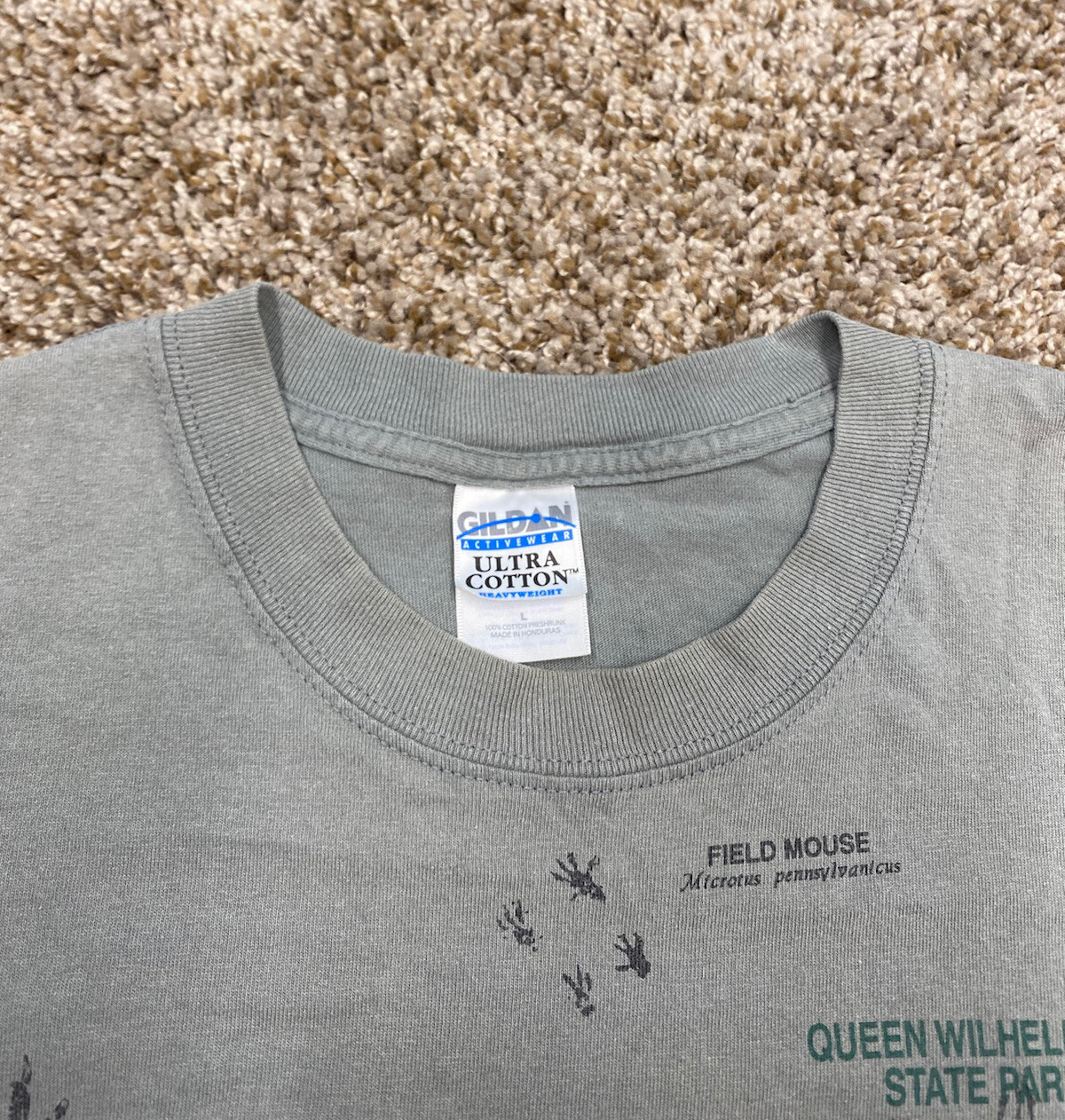 90s Animal Foot Prints Shirt Men Sz Large AOP Queen Helmina Park Double Nature gallery
