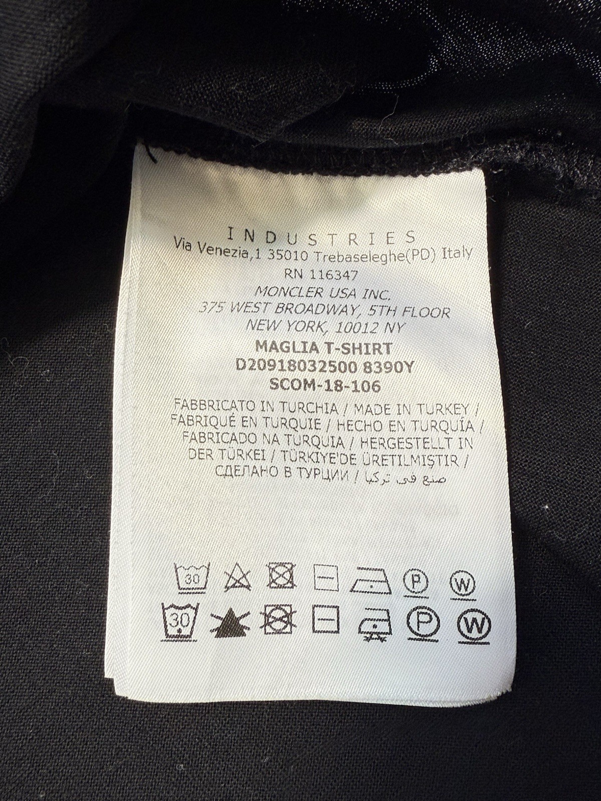 Moncler Black T-Shirt Size M Logo Patch Authentic Tried On Only gallery