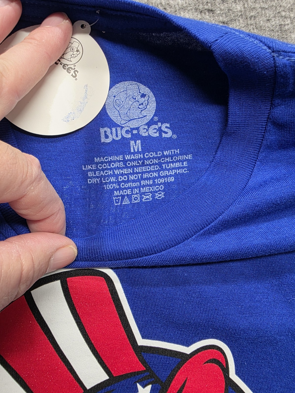 NWT Buc-ees “Freedom Ringing” 4th Of July T-Shirt Fireworks Blue Mens Medium gallery